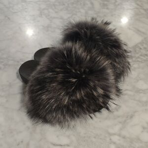 Fluffy Black and Gray Wolf Fur Slides Sz 8